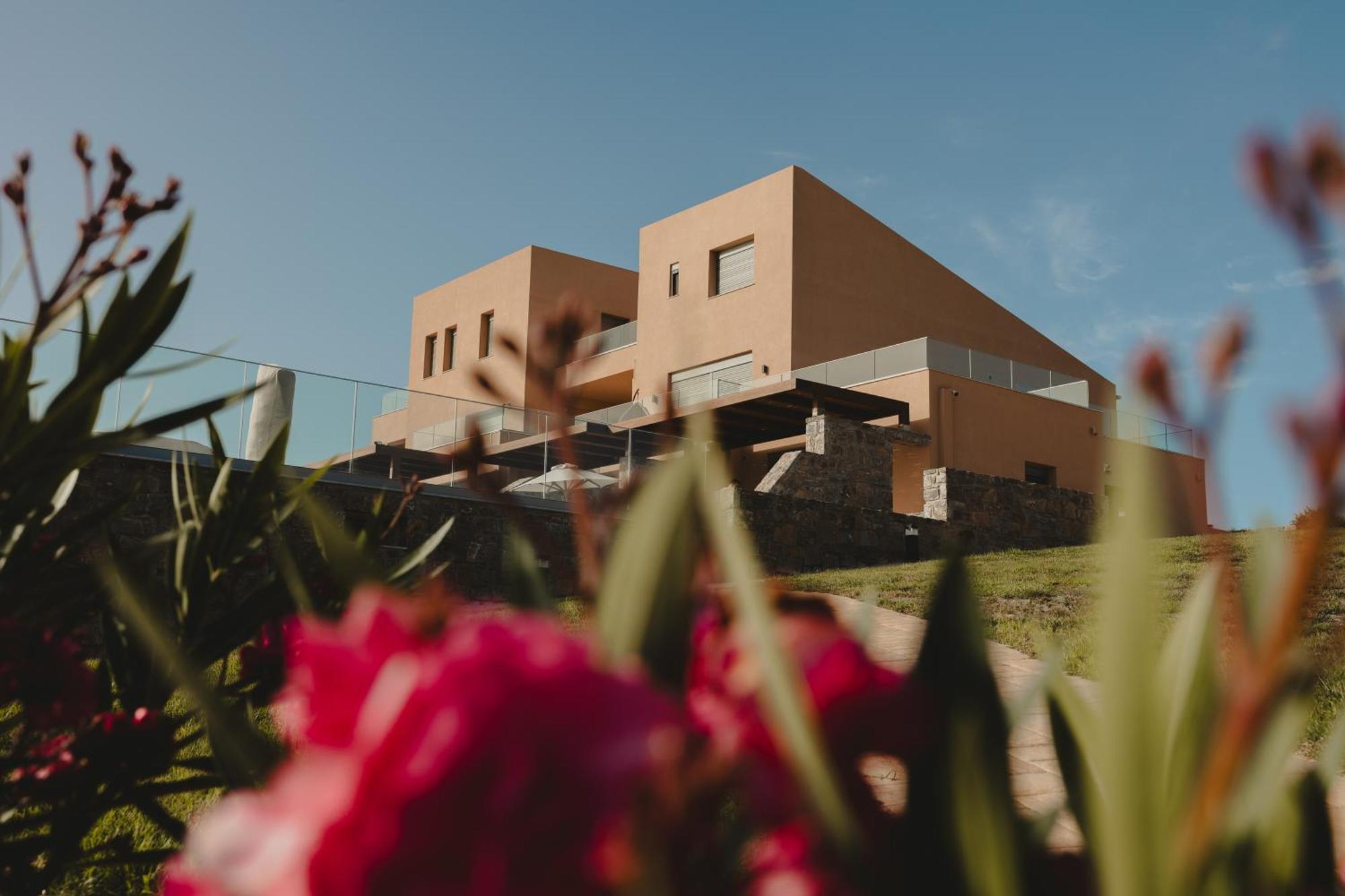 Dedalos Touch Boutique Hotel Skaleta Bagian luar foto